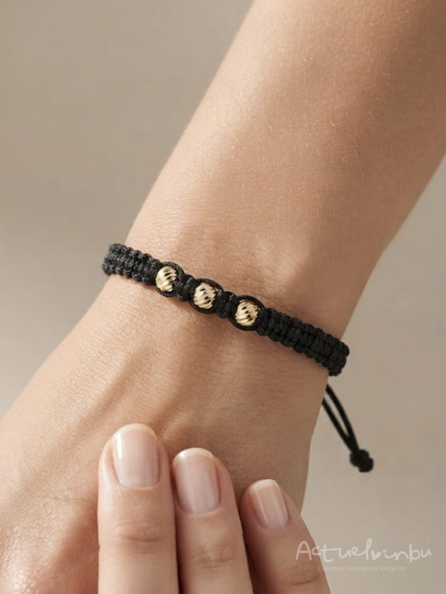 Pulsera tejida con balines de rodio